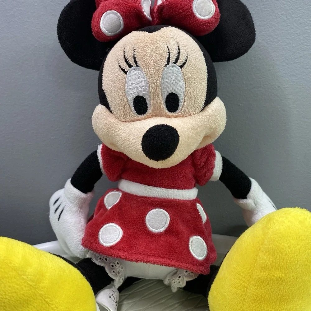 Disney Parks Minnie Mouse 13